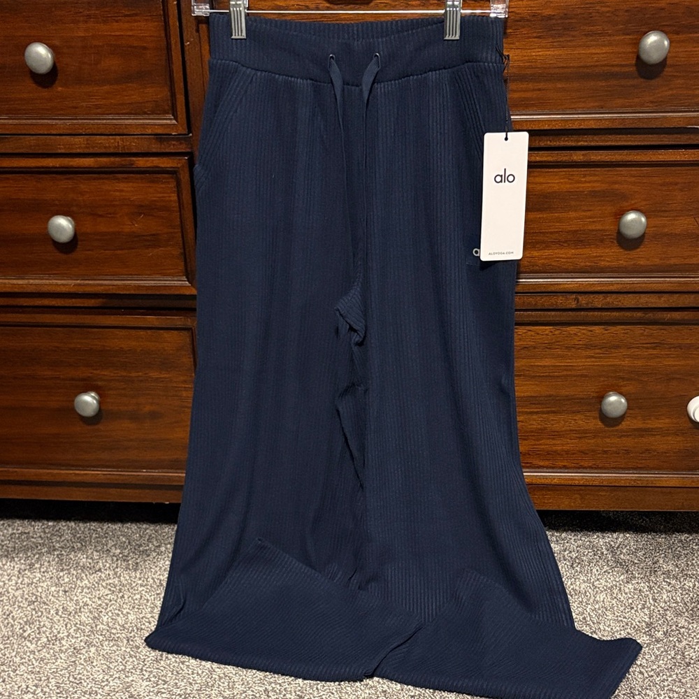 ALO Yoga Muse Wide Leg Pant